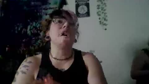 zawmbiemoonz online show from March 18, 7:02 am