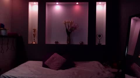 Karolyne online show from December 15, 12:32 pm