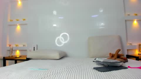 Zenda Evans online show from November 24, 3:41 am