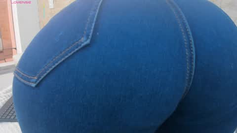 Zenda Evans online show from May 2, 11:57 am