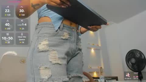Zenda Evans online show from June 8, 3:51 am