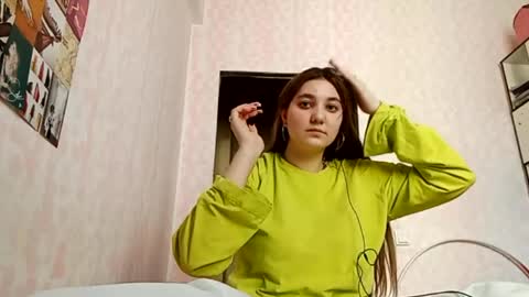 zeniabrossoit online show from May 2, 9:23 am
