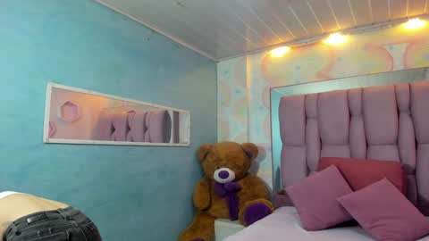 Snapshot of zephyra_angels1 chatting on January 5, 12:10 pm ZEPHYRA ANGELS online show from January 5, 12:10 pm
