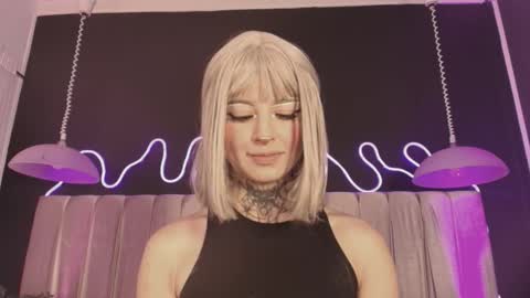 zhally_dee online show from February 25, 8:07 pm