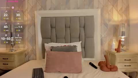 zharia_lux25 online show from July 19, 12:40 pm