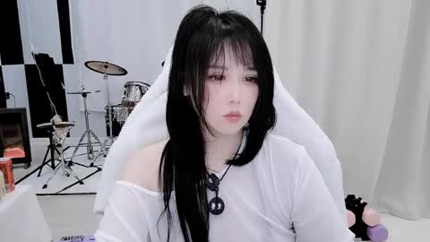 zhen online show from April 25, 4:37 pm