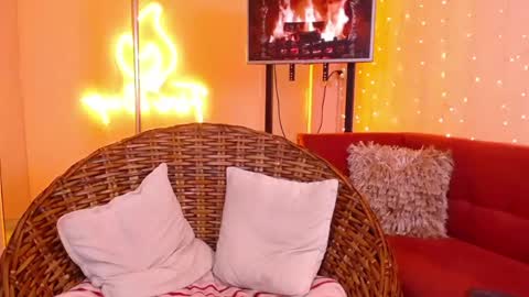 zinna_canela online show from April 13, 7:09 am