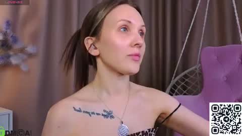 Zlata  Mon Tue Thu Fri Sun Sa GMT 3 0000pm - 0600pm  online show from July 18, 9:45 am
