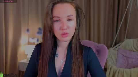 Snapshot of zlata__fox chatting on October 16, 4:09 pm Zlata Mon Tue Thu Fri Sun Sa GMT 3 0000pm - 0600pm online show from October 16, 4:09 pm