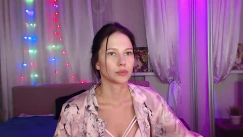 Snapshot of zlatagoddess chatting on December 8, 5:22 pm Zlata online show from December 8, 5:22 pm