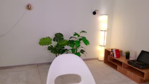 Im Zoe online show from March 5, 1:51 pm