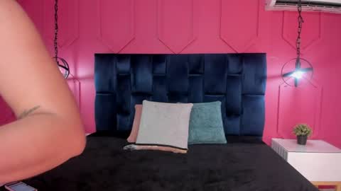 zoe_blosson online show from June 24, 7:24 pm