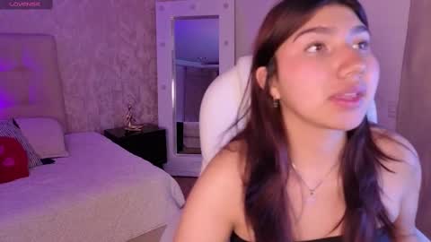 Snapshot of zoe_capelli chatting on October 3, 3:55 am zoe online show from October 3, 3:55 am