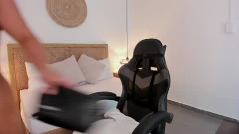Zoe  online show from July 2, 12:11 pm