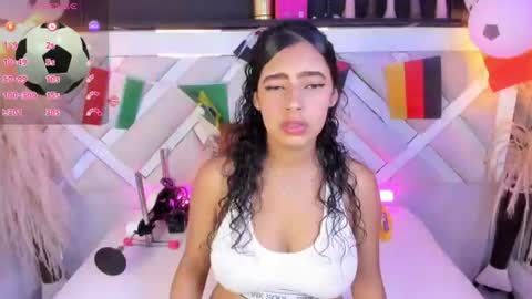 Zoey  online show from June 17, 10:00 pm