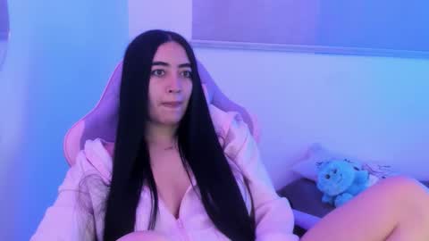 zoe_jones7 online show from February 19, 4:56 am