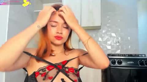 zoe_maddison19 online show from January 17, 9:22 pm