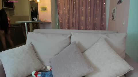 zoe_sullivan_ online show from January 19, 9:44 am