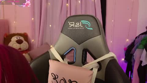 zoe_sullivan_ online show from July 8, 9:11 am