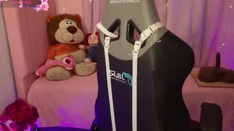 zoe_sullivan_ online show from July 11, 9:42 am