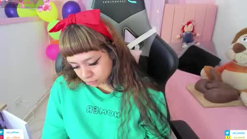 zoe_sullivan_ online show from November 13, 9:52 am