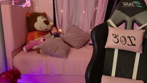 zoe_sullivan_ online show from August 1, 9:11 am