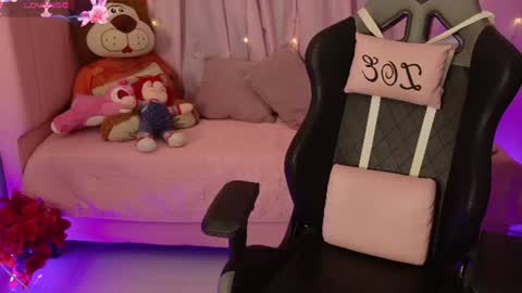 zoe_sullivan_ online show from July 24, 9:07 am