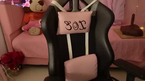 zoe_sullivan_ online show from June 20, 9:02 am