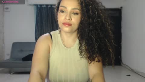 zoe tai online show from May 3, 4:05 am