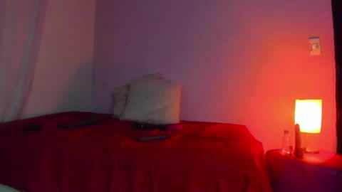 Snapshot of zoe_white__ chatting on September 24, 12:26 pm Zoe online show from September 24, 12:26 pm
