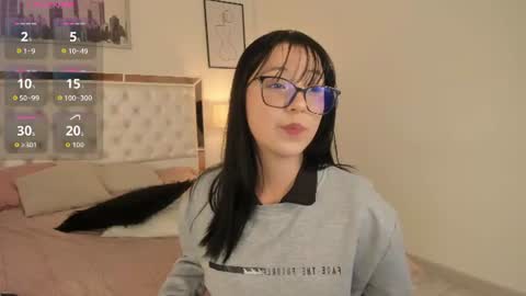 Zoe online show from June 26, 9:05 pm