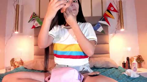 zoeblanc online show from June 17, 10:16 am