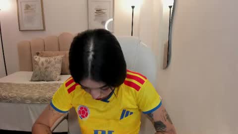  zoee jackson online show from June 17, 7:04 pm