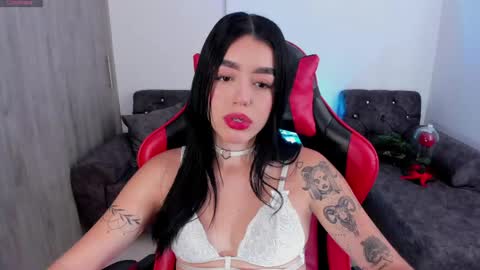  zoee jackson online show from April 30, 8:25 pm