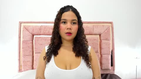Snapshot of zoee_lov chatting on January 17, 3:12 am zoee online show from January 17, 3:12 am