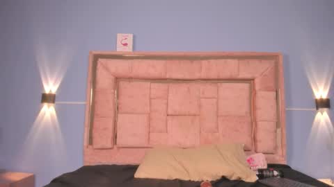 Snapshot of zoee_lov chatting on September 10, 9:04 pm zoee online show from September 10, 9:04 pm