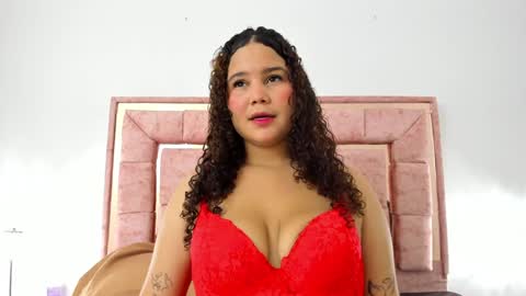 Snapshot of zoee_lov chatting on January 15, 3:00 am zoee online show from January 15, 3:00 am