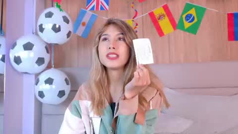 Zoe online show from June 21, 2:43 pm