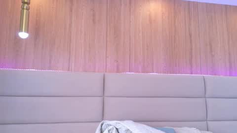 Zoe online show from February 7, 1:59 pm