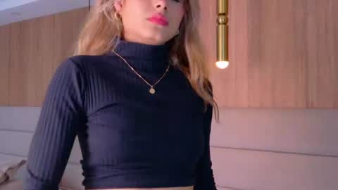 Zoe online show from June 9, 11:42 am
