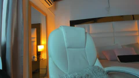 zoei_moon online show from May 2, 7:06 pm