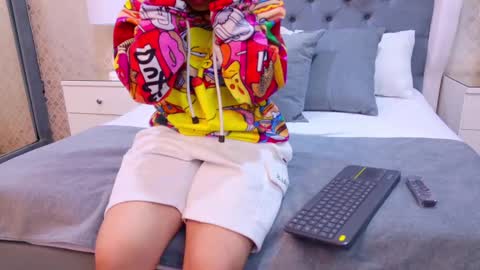 Snapshot of zoekrug chatting on October 7, 11:47 am Zoe Krug online show from October 7, 11:47 am