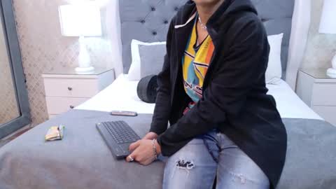 Snapshot of zoekrug chatting on October 10, 1:16 pm Zoe Krug online show from October 10, 1:16 pm