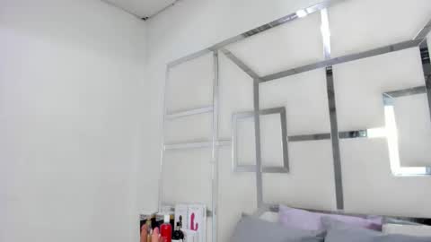 ZoeSwam online show from April 29, 1:47 pm