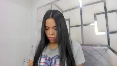 ZoeSwam online show from May 1, 1:03 pm