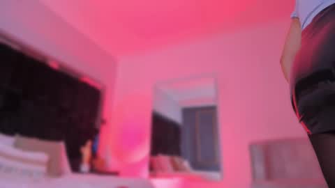 zoevidal_ online show from September 13, 12:24 pm