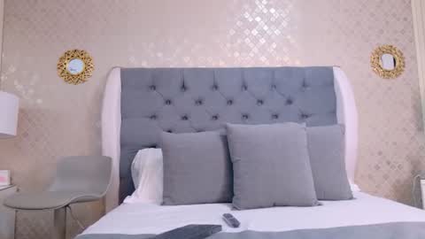 ZoeWilliis online show from July 6, 12:21 pm