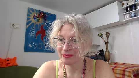 Snapshot of zosya1111 chatting on December 25, 10:17 am Zosya1111 online show from December 25, 10:17 am