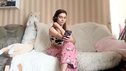 Joan  online show from March 10, 12:53 pm