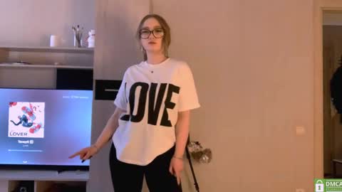 Katy online show from March 6, 1:39 pm